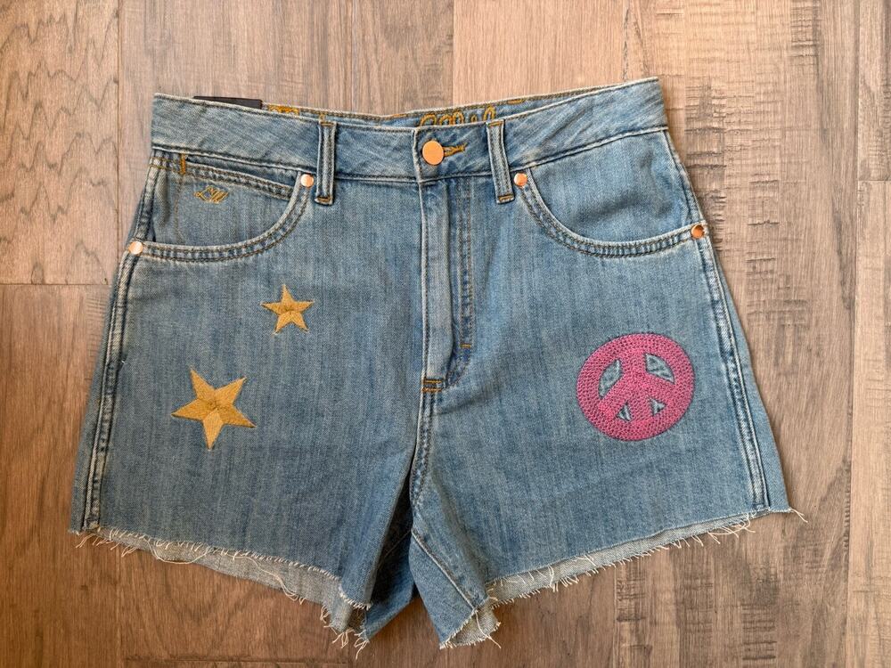 NWT Wrangler x Laney Wilson Collab Embroidered Denim Shorts High Rise 29 Western